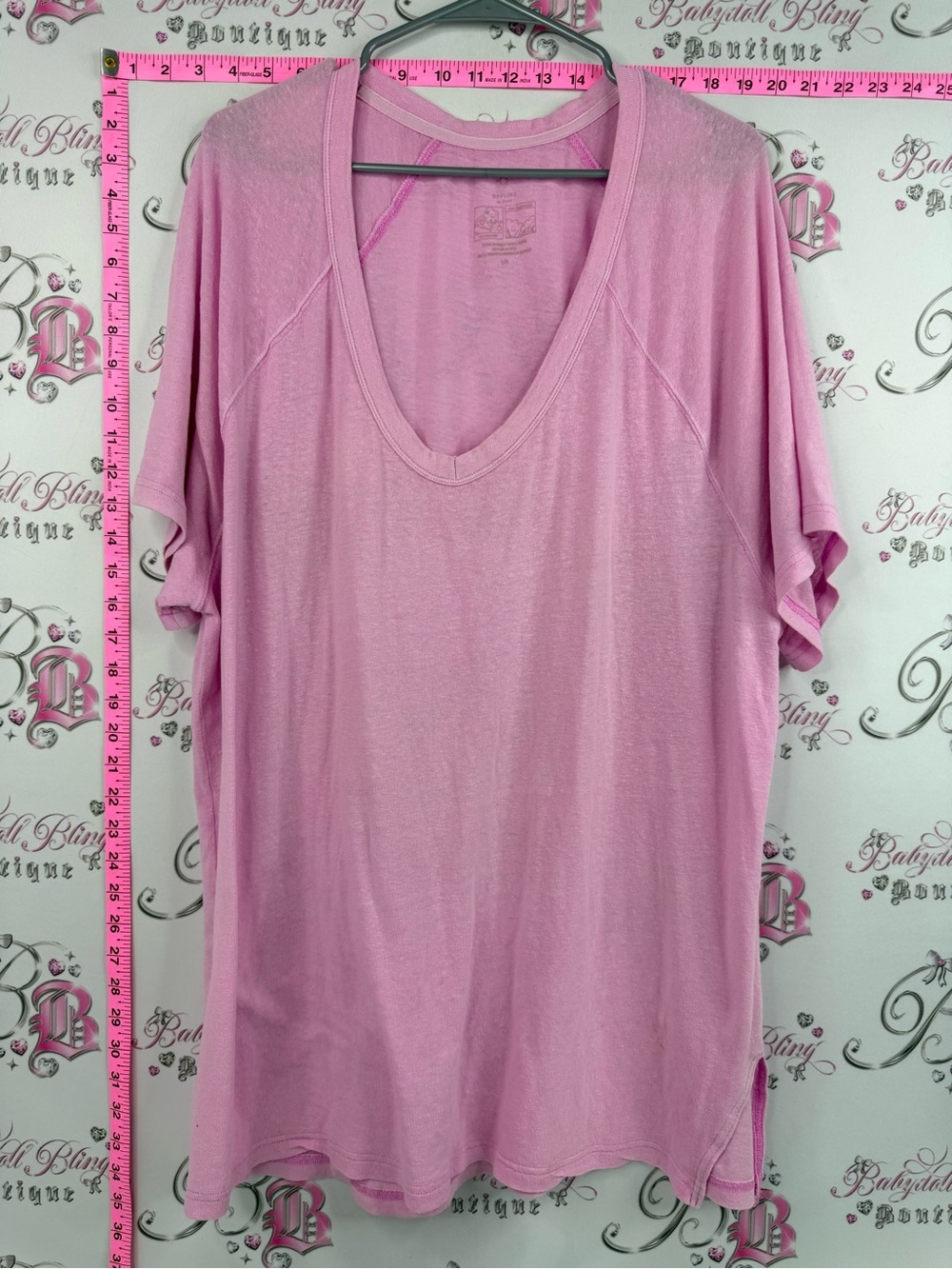 aerie T-shirt flowy neon bright bubblegum Light Pink V-Neck Short Sleeve Tee